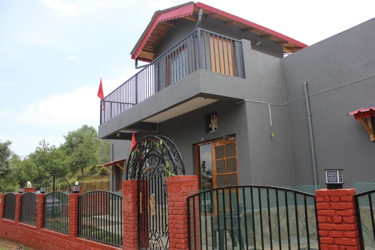 Winter Woods Cottages - 3-Bedroom Homestay Shitlakhet Bagian luar foto